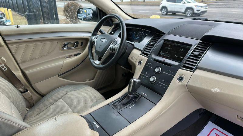 2015 Ford Taurus SEL