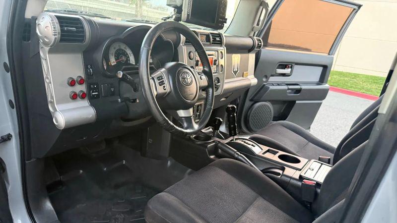 2013 Toyota FJ Cruiser Base
