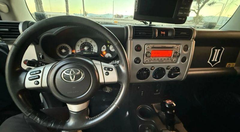 2013 Toyota FJ Cruiser Base