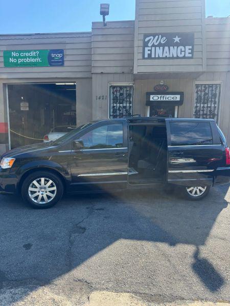 2014 Chrysler Town & Country Touring