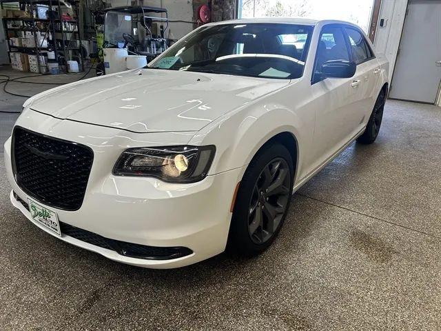 2023 Chrysler 300 Touring