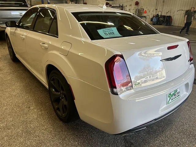 2023 Chrysler 300 Touring