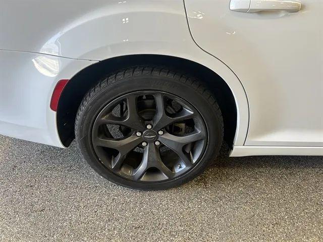 2023 Chrysler 300 Touring