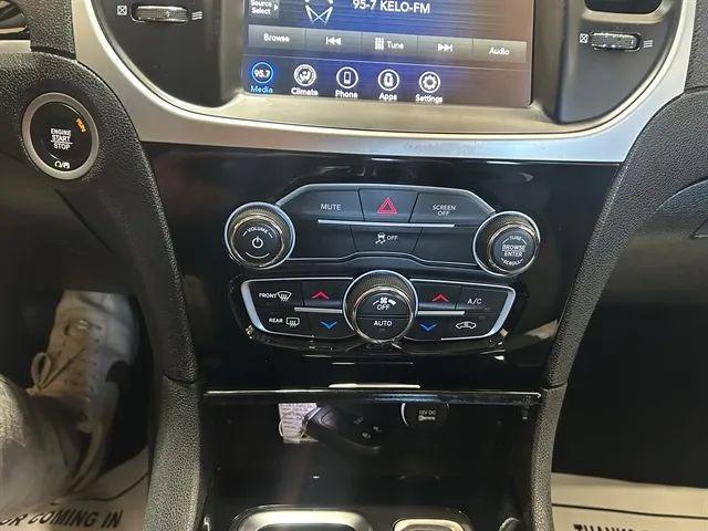 2023 Chrysler 300 Touring