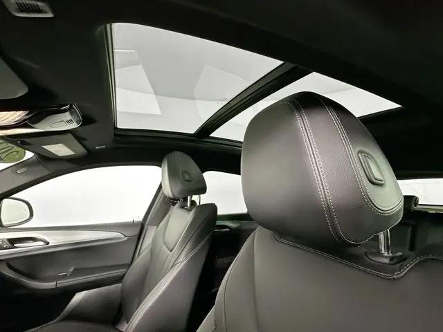 2025 BMW X4 xDrive30i