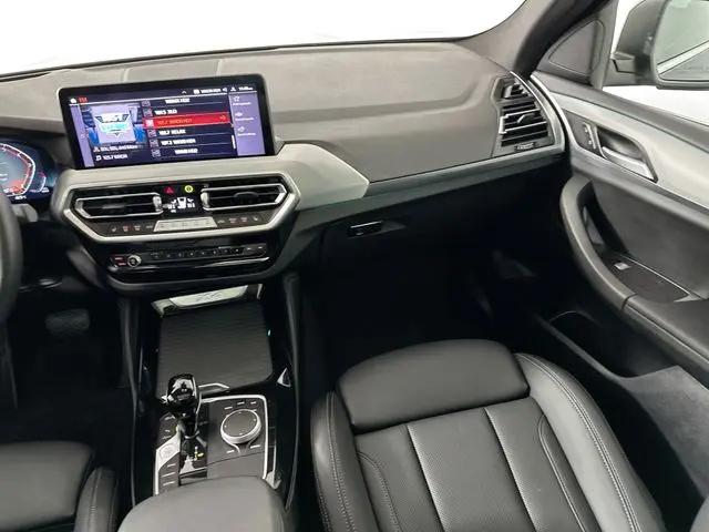 2025 BMW X4 xDrive30i