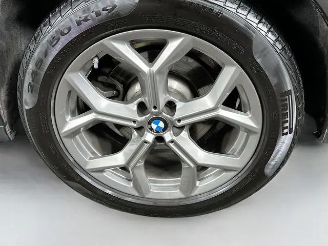 2025 BMW X4 xDrive30i