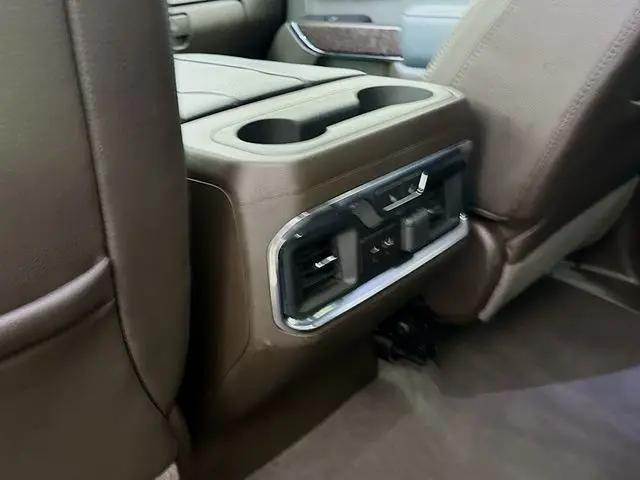 2023 GMC Sierra 3500HD 4WD Crew Cab Standard Bed Denali