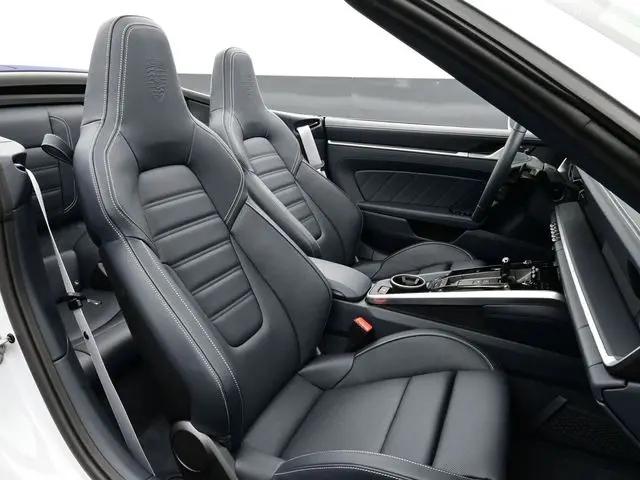 2026 Porsche 911 Carrera GTS Cabriolet