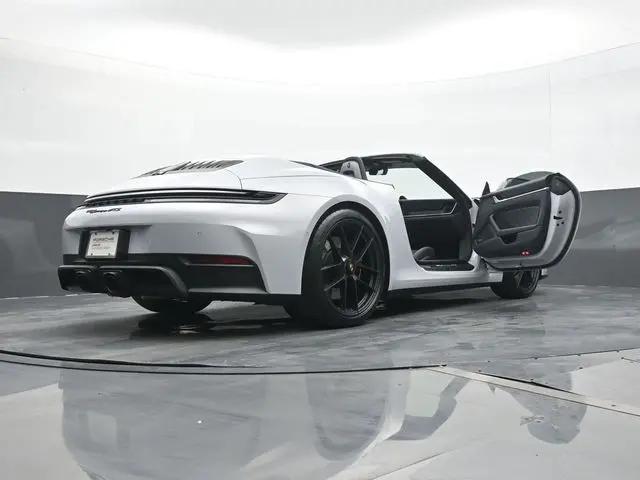 2026 Porsche 911 Carrera GTS Cabriolet