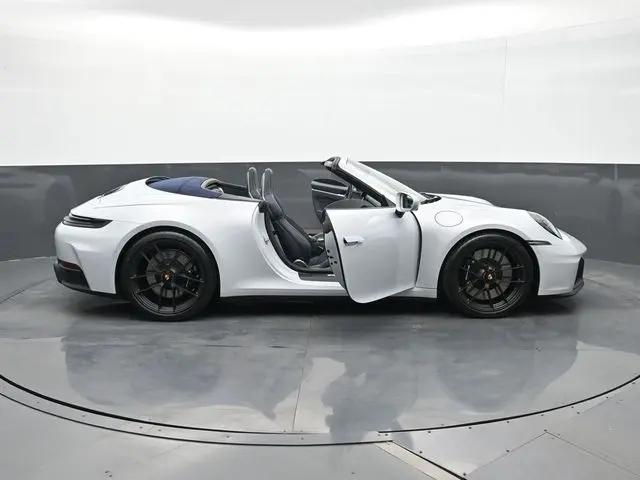 2026 Porsche 911 Carrera GTS Cabriolet