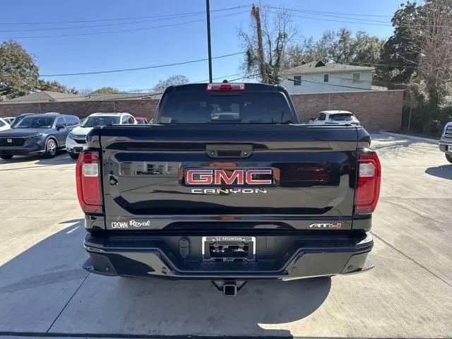 2024 GMC Canyon 4WD AT4