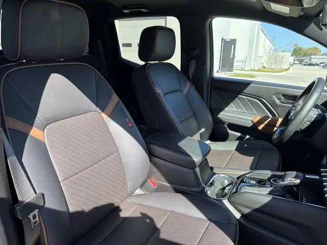 2024 GMC Canyon 4WD AT4