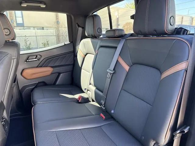 2024 GMC Canyon 4WD AT4
