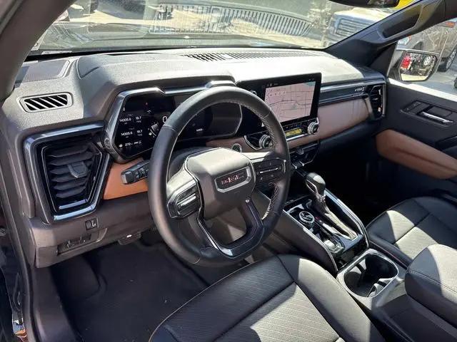 2024 GMC Canyon 4WD AT4