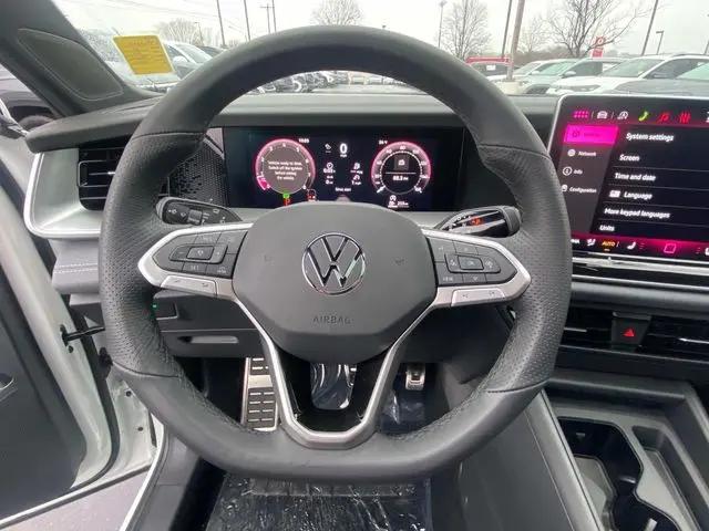 2026 Volkswagen Tiguan SE R-Line Black