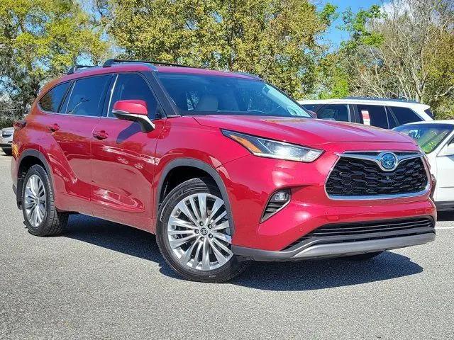 2022 Toyota Highlander Hybrid Platinum