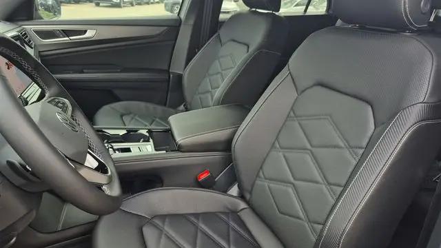 2026 Volkswagen Atlas Cross Sport SE with Technology
