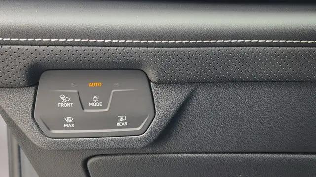 2026 Volkswagen Atlas Cross Sport SE with Technology