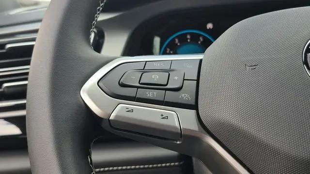 2026 Volkswagen Atlas Cross Sport SE with Technology