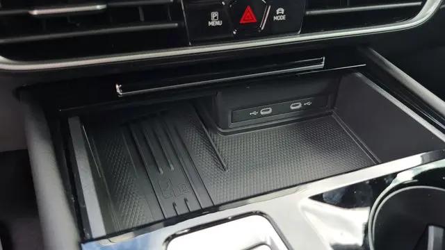 2026 Volkswagen Atlas Cross Sport SE with Technology