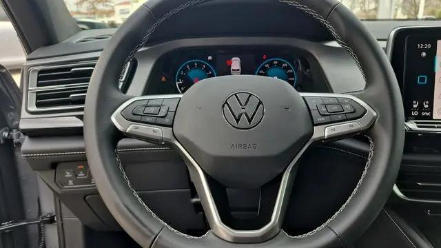 2026 Volkswagen Atlas Cross Sport SE with Technology