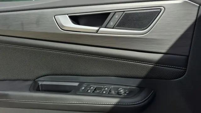 2026 Volkswagen Atlas Cross Sport SE with Technology