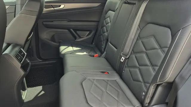 2026 Volkswagen Atlas Cross Sport SE with Technology