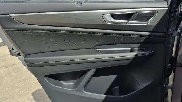 2026 Volkswagen Atlas Cross Sport SE with Technology