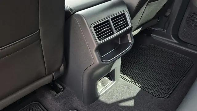 2026 Volkswagen Atlas Cross Sport SE with Technology