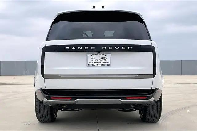 2026 Land Rover Range Rover P550e SE
