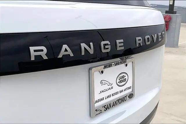 2026 Land Rover Range Rover P550e SE