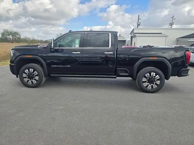 2026 GMC Sierra 2500HD Crew Cab, Standard Bed, Denali, 4WD