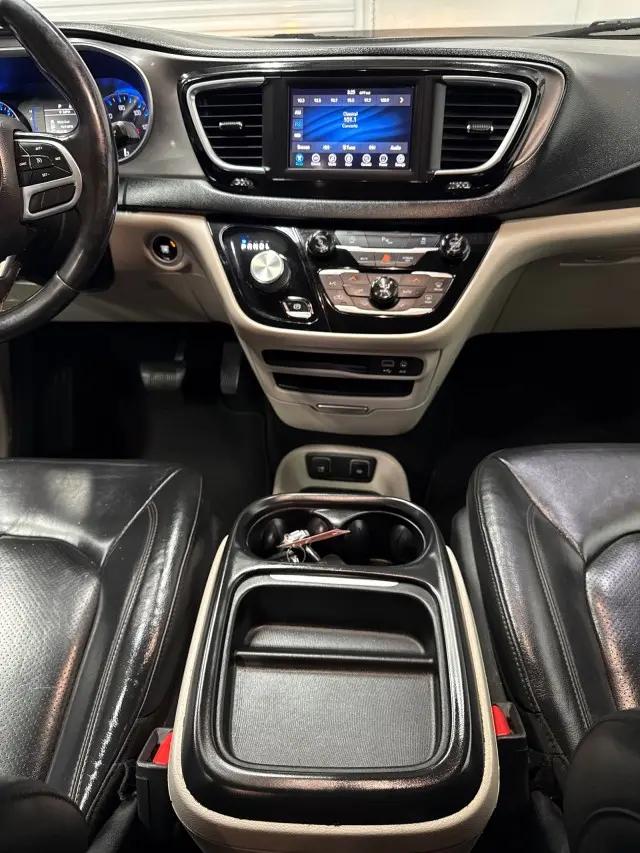 2020 Chrysler Pacifica Touring L