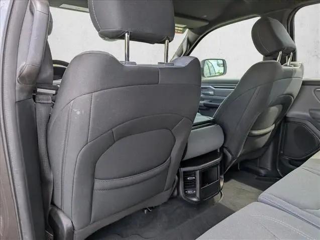 2022 Ram 1500 Big Horn Crew Cab 4x4 5'7" Box
