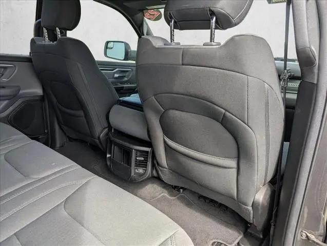 2022 Ram 1500 Big Horn Crew Cab 4x4 5'7" Box