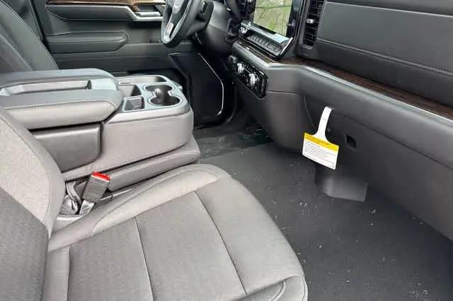 2026 GMC Sierra 1500 Crew Cab, Short Bed, SLE, 4WD