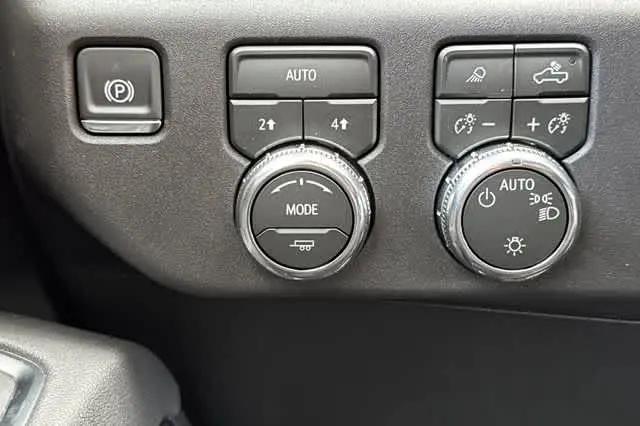 2026 GMC Sierra 1500 Crew Cab, Short Bed, SLE, 4WD