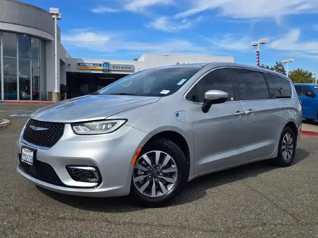 2023 Chrysler Pacifica Hybrid Touring L