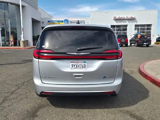2023 Chrysler Pacifica Hybrid Touring L
