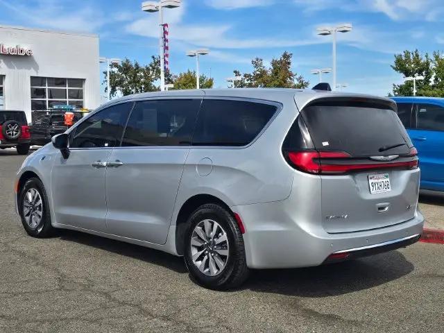 2023 Chrysler Pacifica Hybrid Touring L
