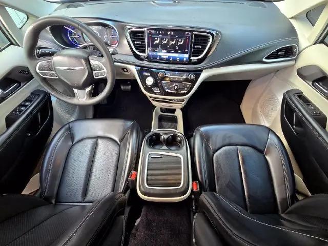 2023 Chrysler Pacifica Hybrid Touring L