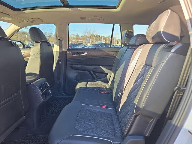 2025 Volkswagen Atlas 2.0T SEL Premium R-Line