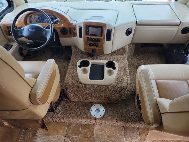 2015 Ford F-53 BASE