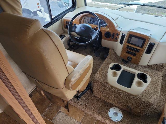 2015 Ford F-53 BASE