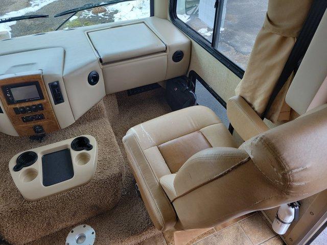 2015 Ford F-53 BASE