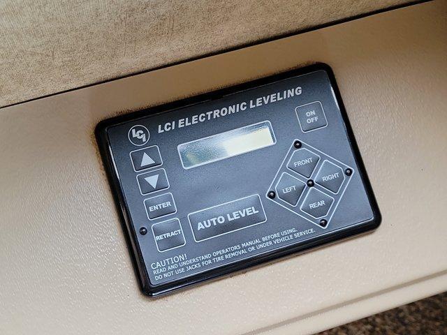 2015 Ford F-53 BASE