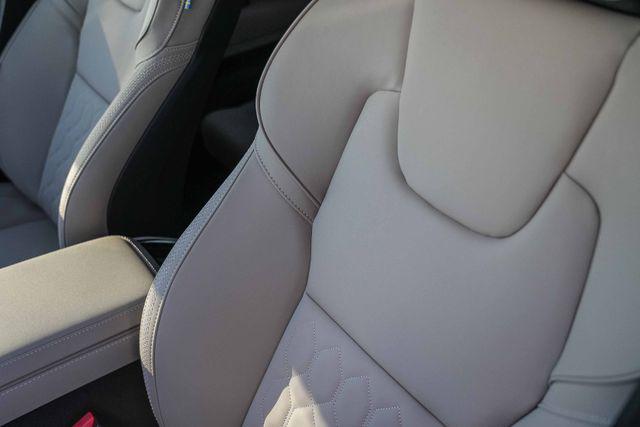 2026 Volvo XC90 Plus, B5 AWD Gas (mild hybrid), Gasoline, Bright, 7 Seats