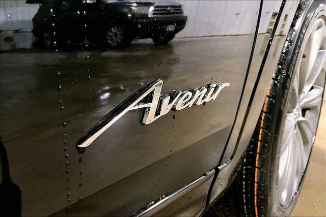 2026 Buick NV Avenir FWD