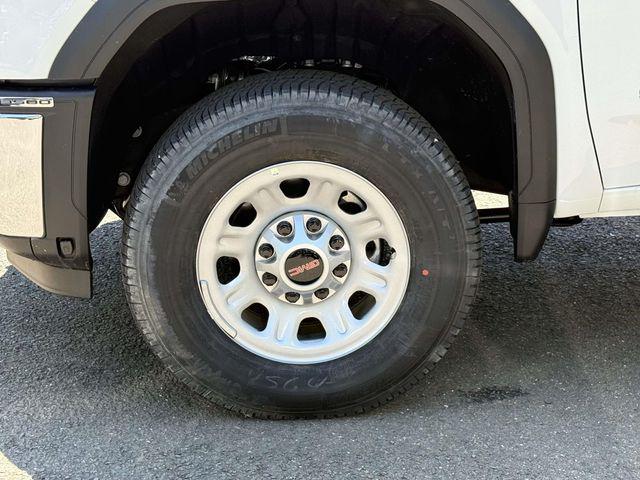 2026 GMC Sierra 3500HD Double Cab, Long Bed, Pro Dual Rear Wheel, 4WD